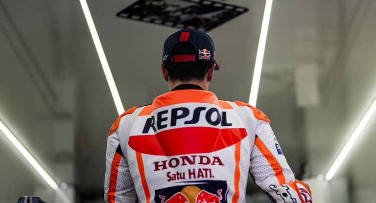 Marc Márquez en su motorhome.