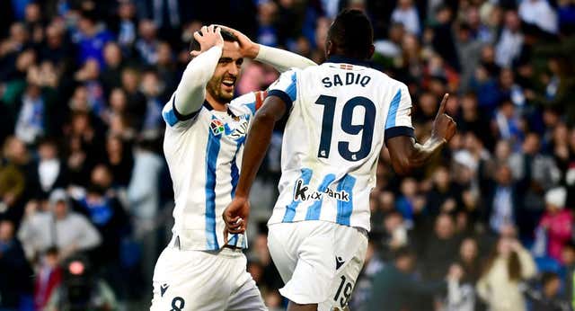 Sadiq pone fin a su calvario con un golazo que impresionó hasta a Merino