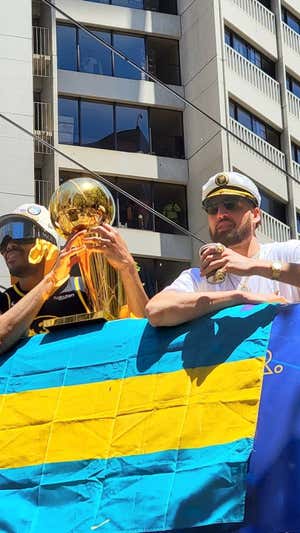 Klay Thompson, con la bandera de Bahamas.