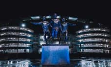El City sigue decorando su estadio con sus leyendas: estrena una estatua de su triunvirato