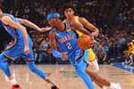 Shai Gilgeous-Alexander se abre paso en la carrera por el MVP a costa de otra debacle de los Lakers