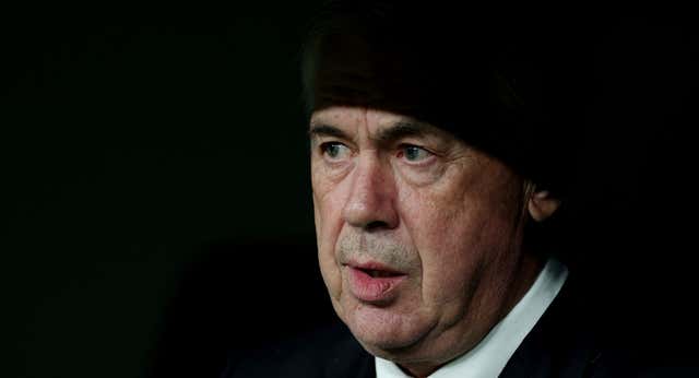 Ancelotti desvela que Carvajal sufre una sobrecarga y se rinde ante Kroos: «Es insustituible también cuando no juega»