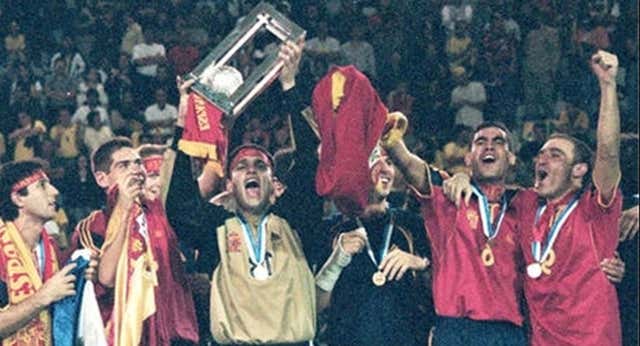 El campeón del mundo al que convocaron tras buscarle en varias discotecas: «El móvil estaba apagado y el fijo no daba señal»