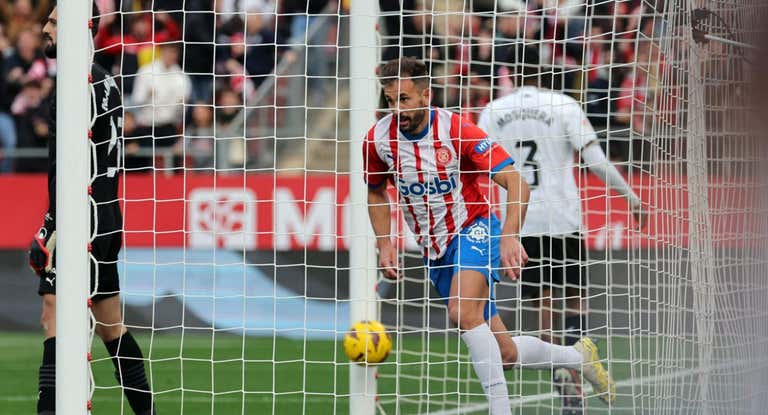 Stuani celebra el gol.