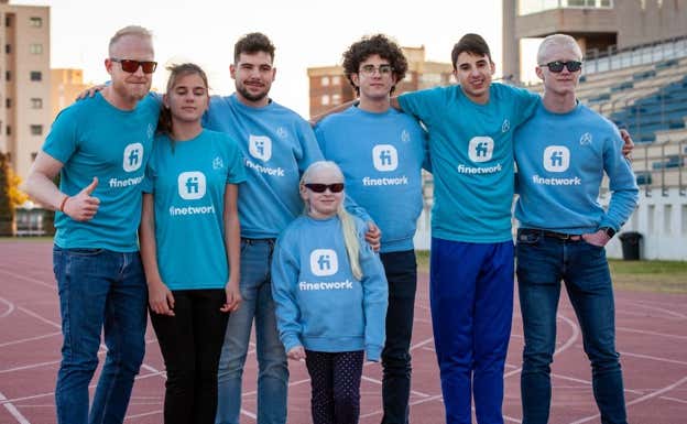 Parte de los integrantes de 'Medalla en París'.  CLUB ATLETISMO ALICANTE