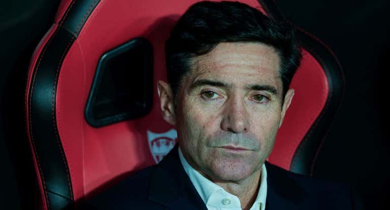 Marcelino García Toral, en el banquillo del Sánchez-Pizjuán.