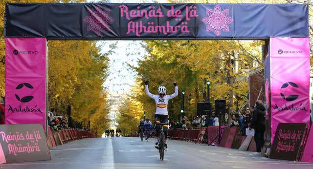Mavi García se corona como la primera Reina de la Alhambra