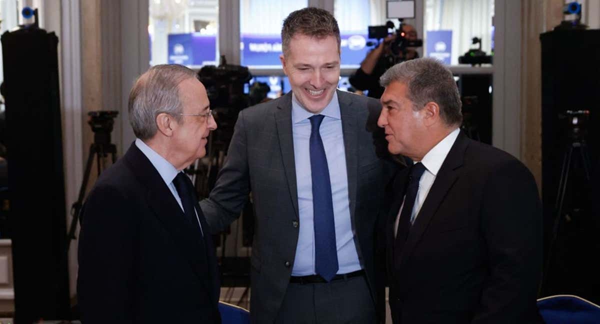 Florentino Pérez, Joan Laporta y Bernd Reichart (CEO de A22). /A22