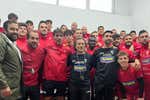 Dentro del vestuario del Arosa: “Si el Valencia quiere poner a un cadete que no pueda jugar, se arregla en los despachos otra vez”
