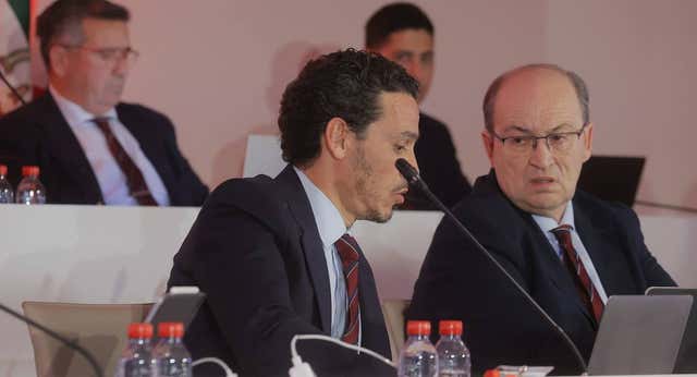 Alta tensión en el Sevilla: bronca monumental entre Del Nido Benavente, su hijo y Castro para cerrar una Junta sin cambios