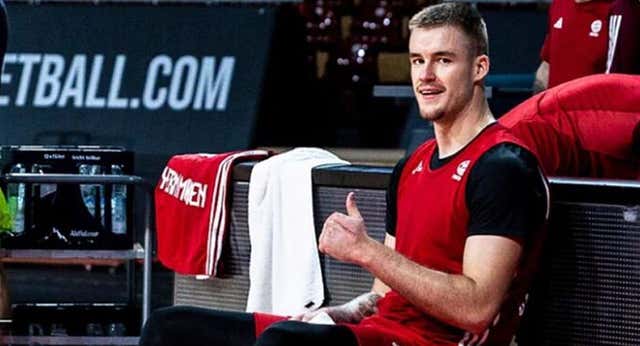 Dino Radoncic: «En Murcia decidieron que yo era una de las cuatro cabezas que tenían que cortar… Me hizo fuerte»