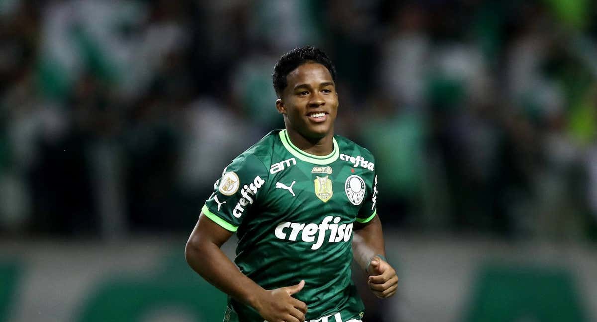 Endrick, con Palmeiras.