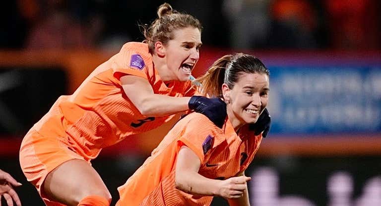 Las lágrimas de Miedema y el arma secreta de Países Bajos: «Tienes que volver a mandar a Damaris arriba»