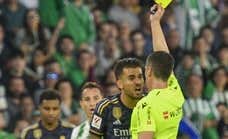 Dani Ceballos retrocede en el tiempo y recibe la bronca del Benito Villamarín