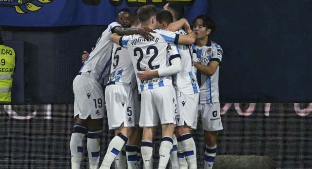 La Real destapa el tarro de las esencias en La Cerámica y logra un triunfo muy especial dedicado a Aitor Zabaleta