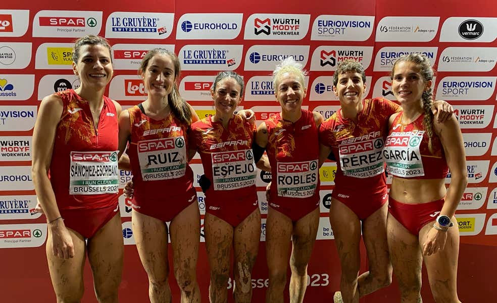 Una plata de ley y dos bronces ilusionantes salvan la trampa del barro belga para España en el Europeo de cross