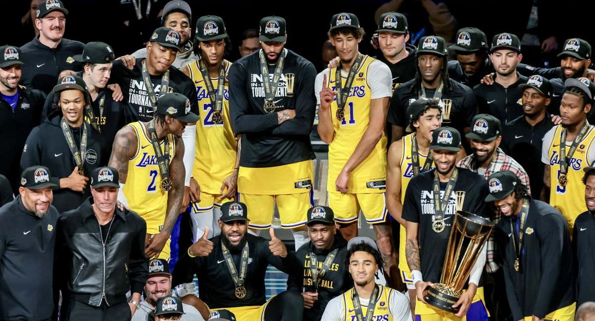 Los Angeles Lakers se proclaman campeones de la primera Copa de la NBA.