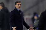 Diego Alonso mantiene su puesto pese a caer en Europa