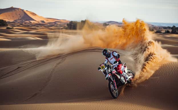 Joan Barreda, con la Hero 450 Rally.  Hero
