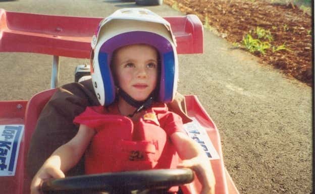 Un pequeño Álex Toril en la primera vez que se uso al volante de un kart.  A. Toril