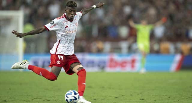 El Betis ya negocia por Vitao