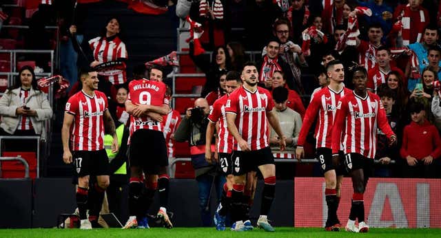 El Athletic baila al Atlético como mejor regalo de aniversario