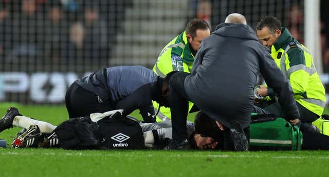 Duros momentos en el Bournemouth – Luton: Tom Lockyer sufrió un paro cardíaco y el encuentro fue suspendido