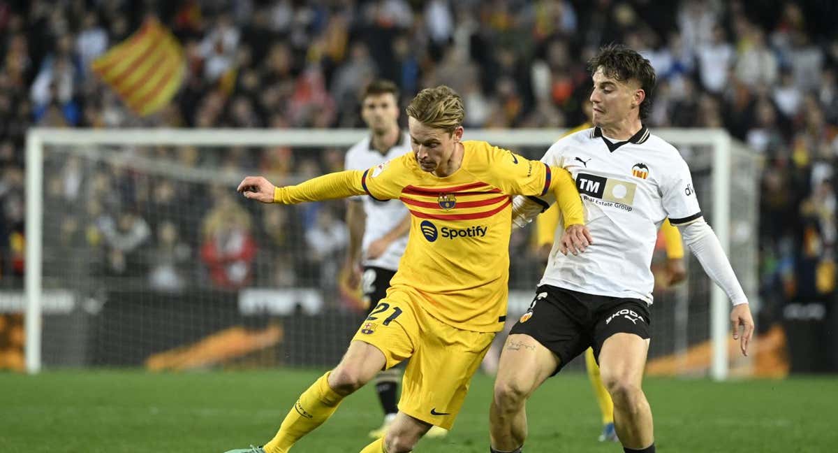 Frenkie de Jong fue uno de los destacados del partido. /AFP