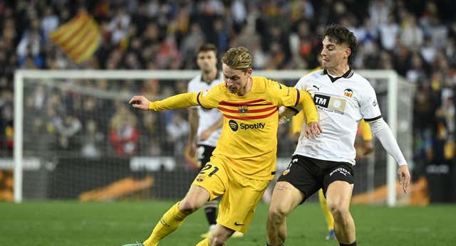 Frenkie De Jong cierra una semana movida y no admite discusiones