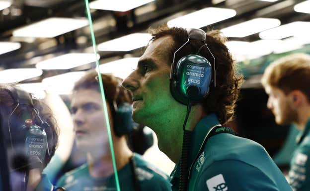 Pedro Martínez de la Rosa, en un gran premio de la F1 2023.  Aston Martin