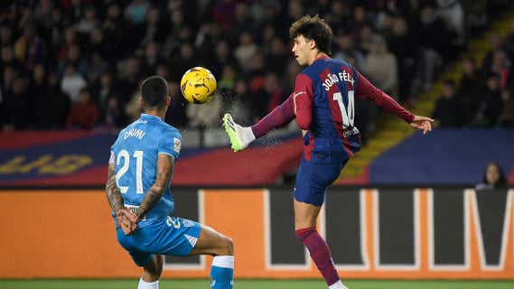 Joao Félix, este miércoles, jugando la primera parte. /AFP