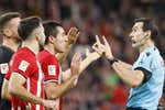 Diez minutos de polémica en el Athletic - Las Palmas encienden a los canarios