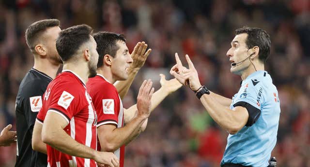 Diez minutos de polémica en el Athletic – Las Palmas encienden a los canarios