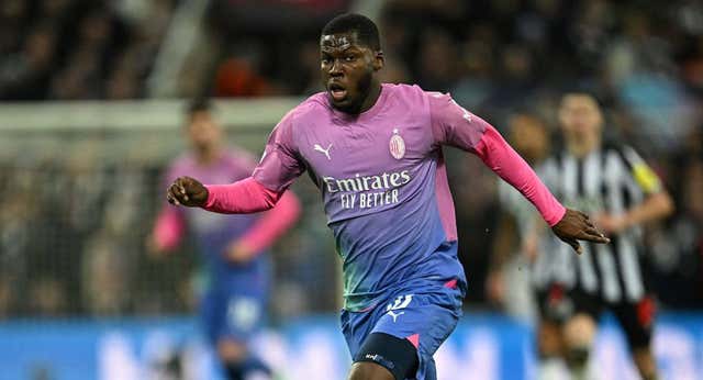 Yunus Musah, del Valencia al Milan: «Rezo cinco veces al día, durante el día uno comete muchos pecados»