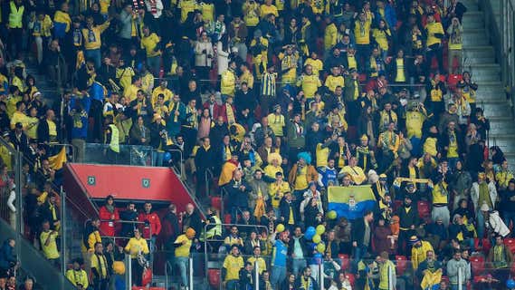 Aficionados de la UD Las Palmas en San Mamés./UD Las Palmas