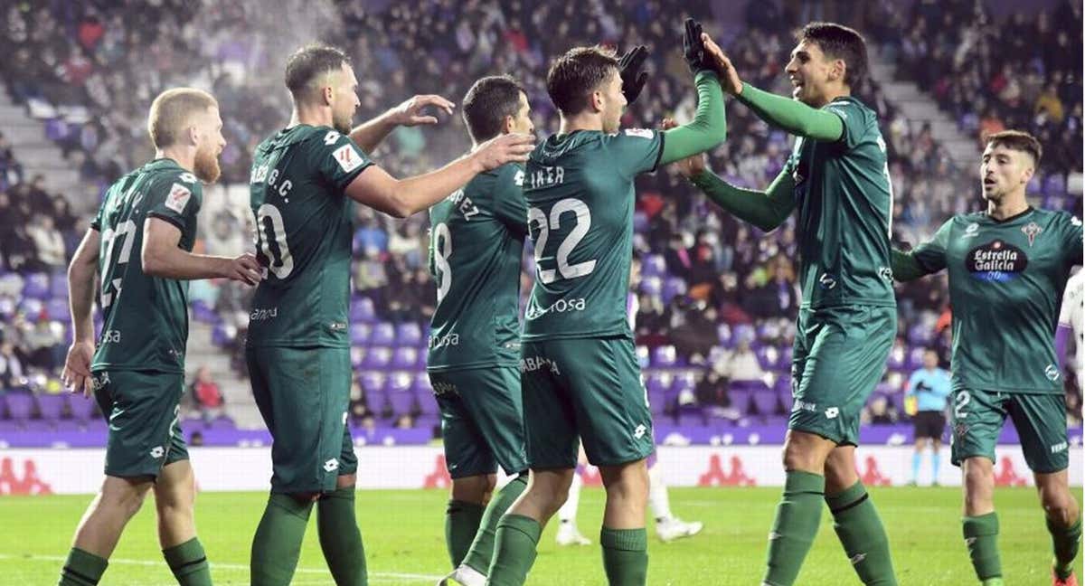 El Racing Ferrol celebra su victoria en Pucela