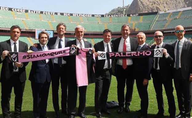 Ferran Soriano junto con los propietarios del Palermo. Instagram
