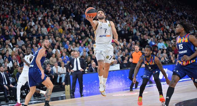 El Real Madrid despierta a tiempo ante el colista y Baskonia y Valencia Basket caen fuera de casa