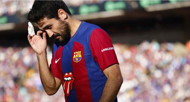 Un mediocampo del Barça hecho pedazos: del salto de calidad en verano a los malabarismos de Xavi