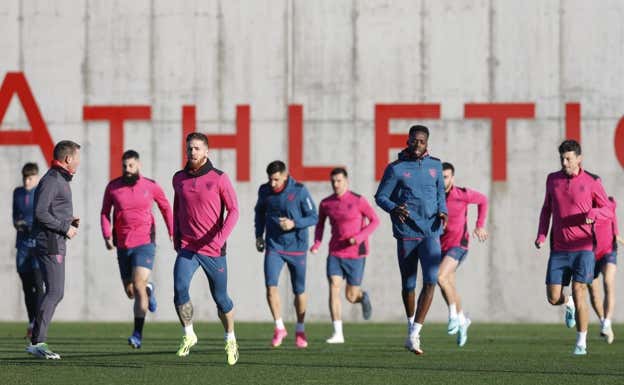 Entrenamiento en el campo 5, donde se han mudado desde la temporada pasada. EFE