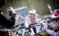 Van der Poel empaña su última exhibición en ciclocross con un escupitajo a un aficionado