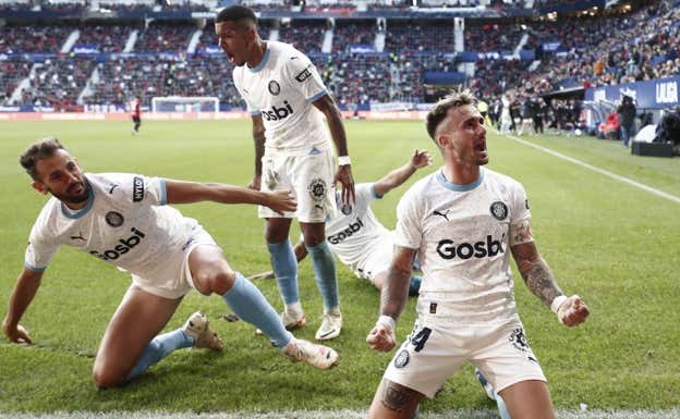 Aleix Garcia celebra un gol ante Osasuna.  AGENCIAS