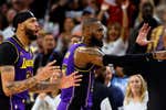 El cumpleañero LeBron James explota contra los árbitros… ¡por milímetros!: “Hasta Stevie Wonder lo podría ver”