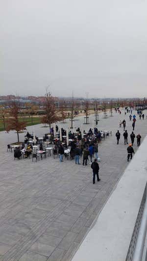 Poco ambiente previo en los aledaños del Metropolitano.