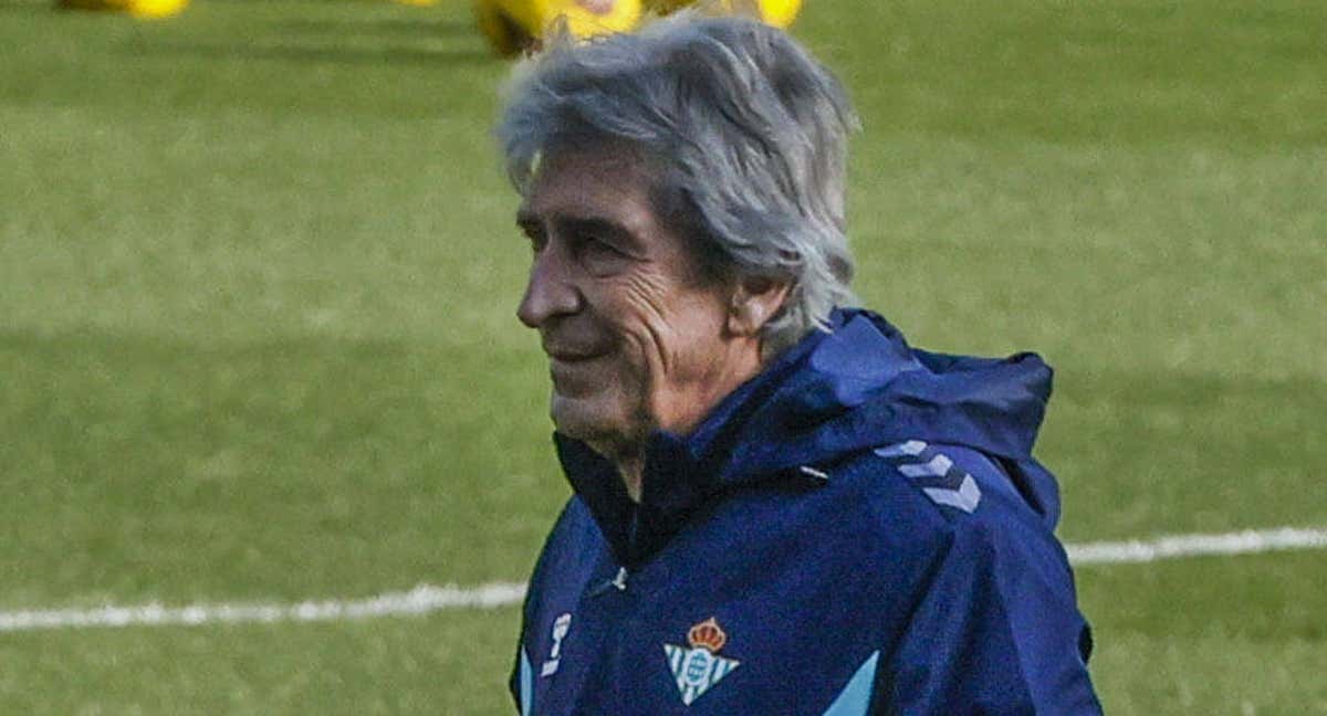 Manuel Pellegrini, en un entrenamiento del Betis.