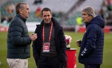 El Betis quiere retener a Planes... que duda con una oferta de Arabia