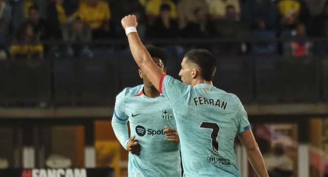 El Barça de las remontadas se olvida del juego