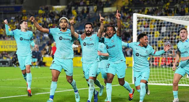 El Barça se agarra a la Liga con sufrimiento y Gündogan