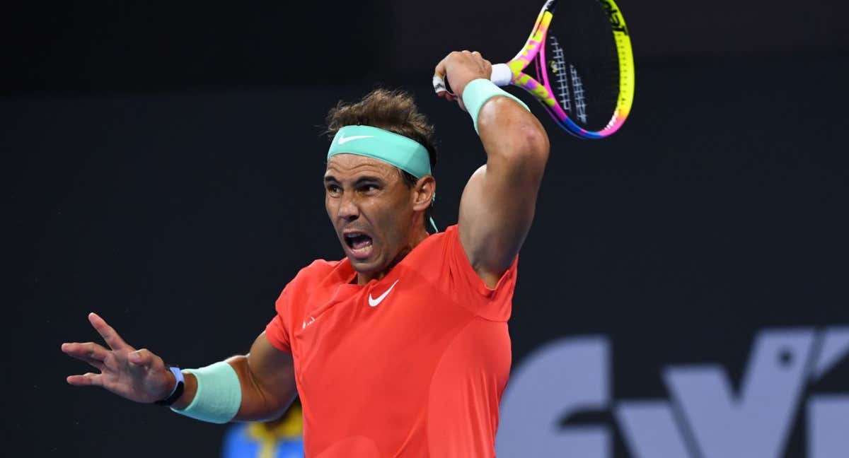 Rafael Nadal golpea una derecha en su partido ante Kubler. /EFE/EPA/JONO SEARLE