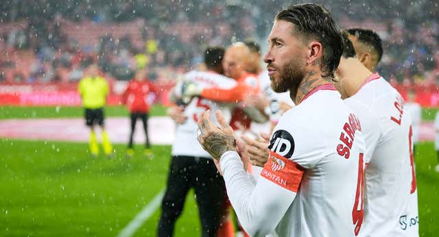 Sergio Ramos se encara con un aficionado en pleno directo: «¡Cállate ya, respeta al escudo!»
